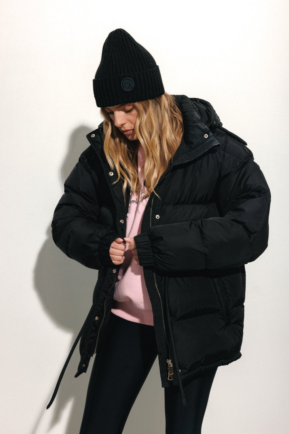 Пуховик класичний чорний