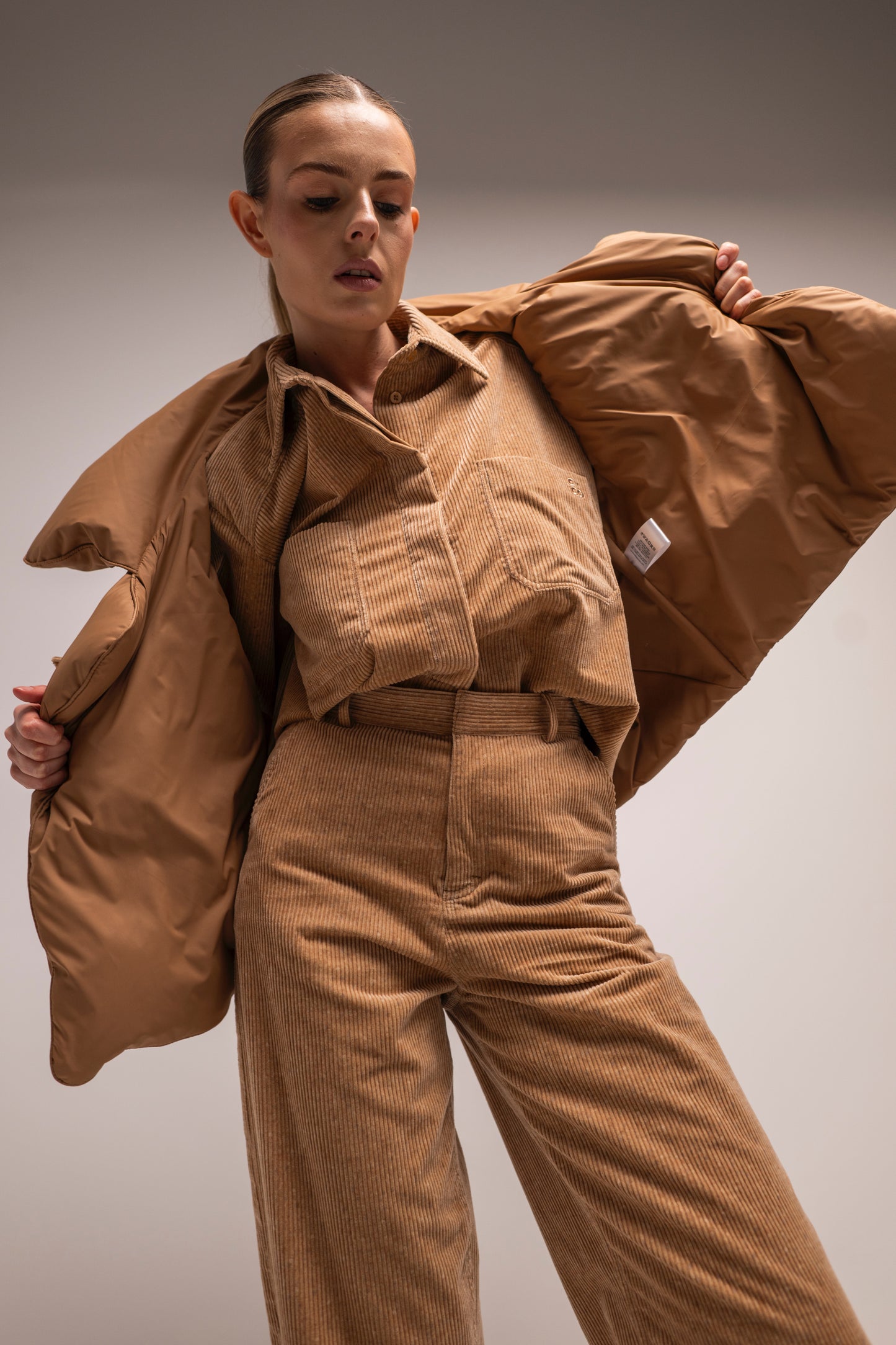 пуховий жилет Pillow кемл