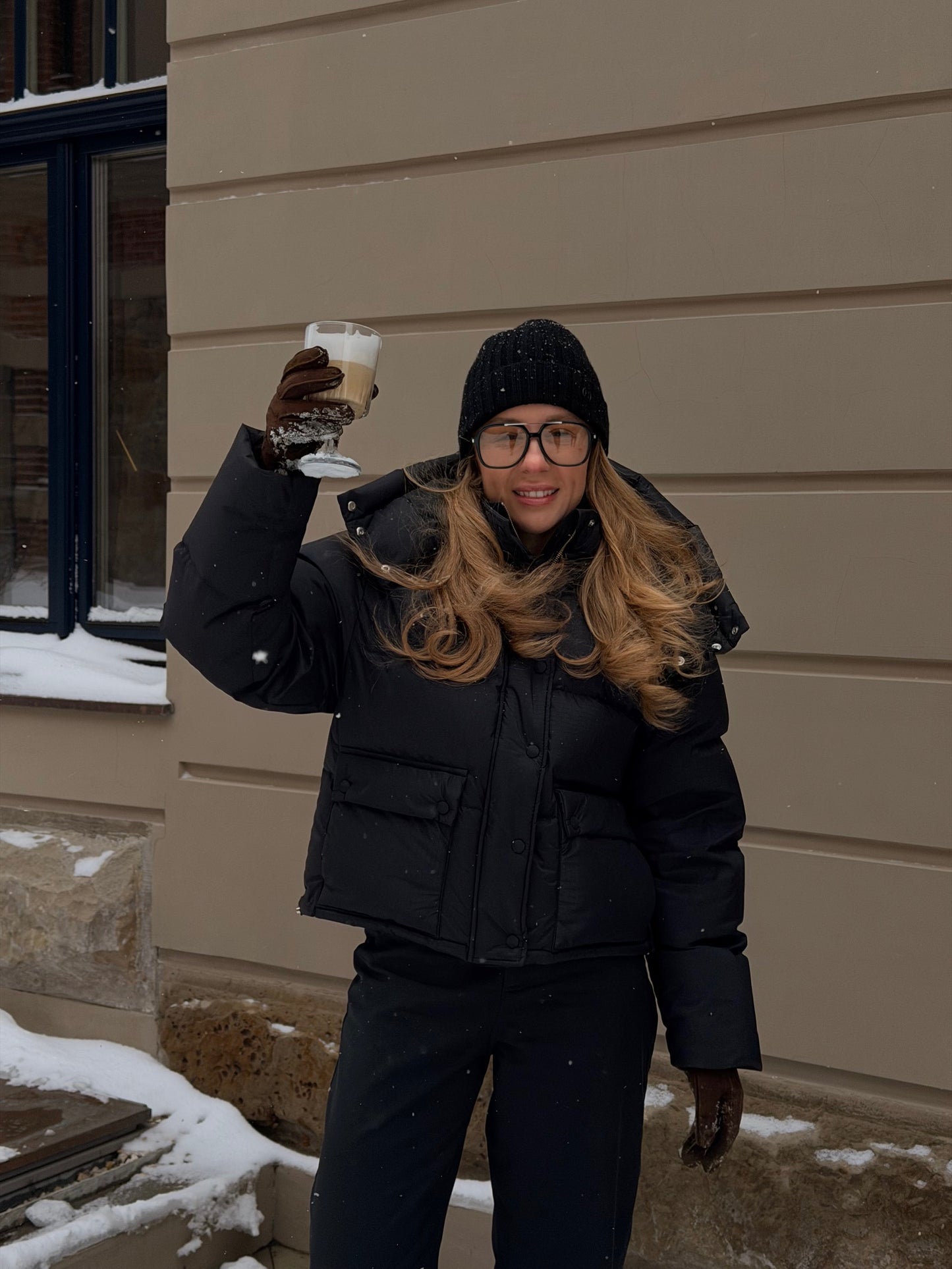 пуховик короткий чорний