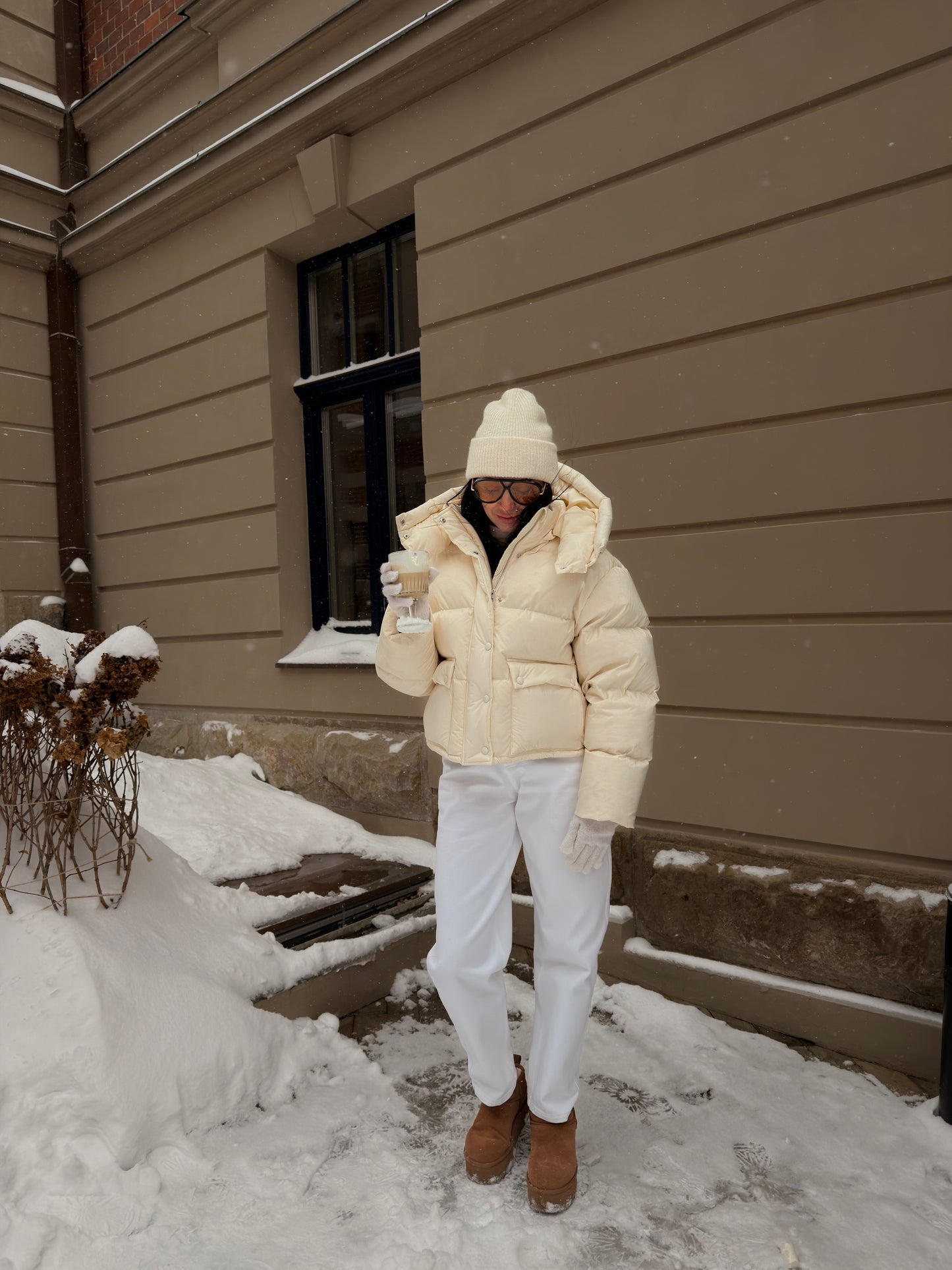 milky short puffer