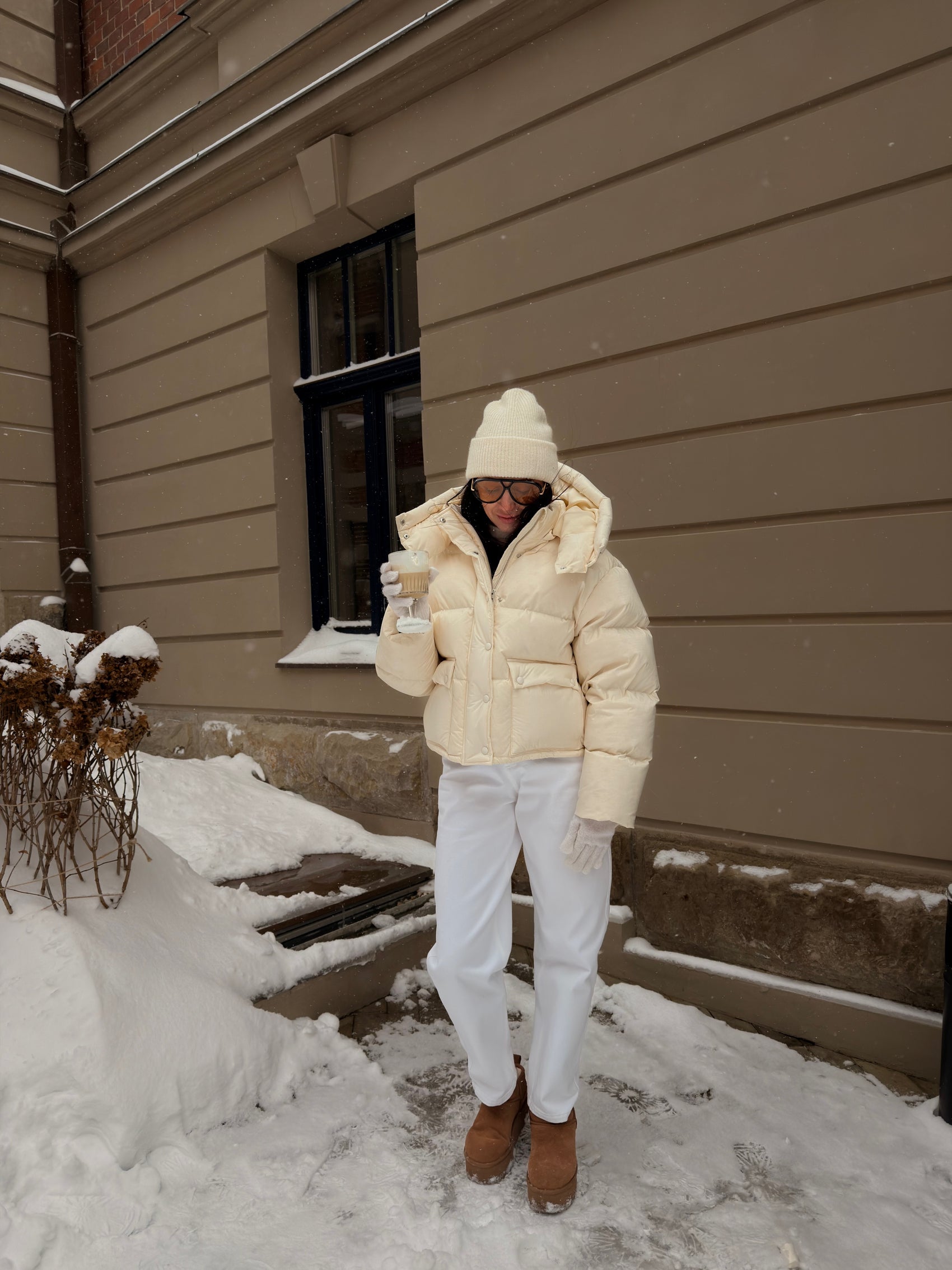 milky short puffer