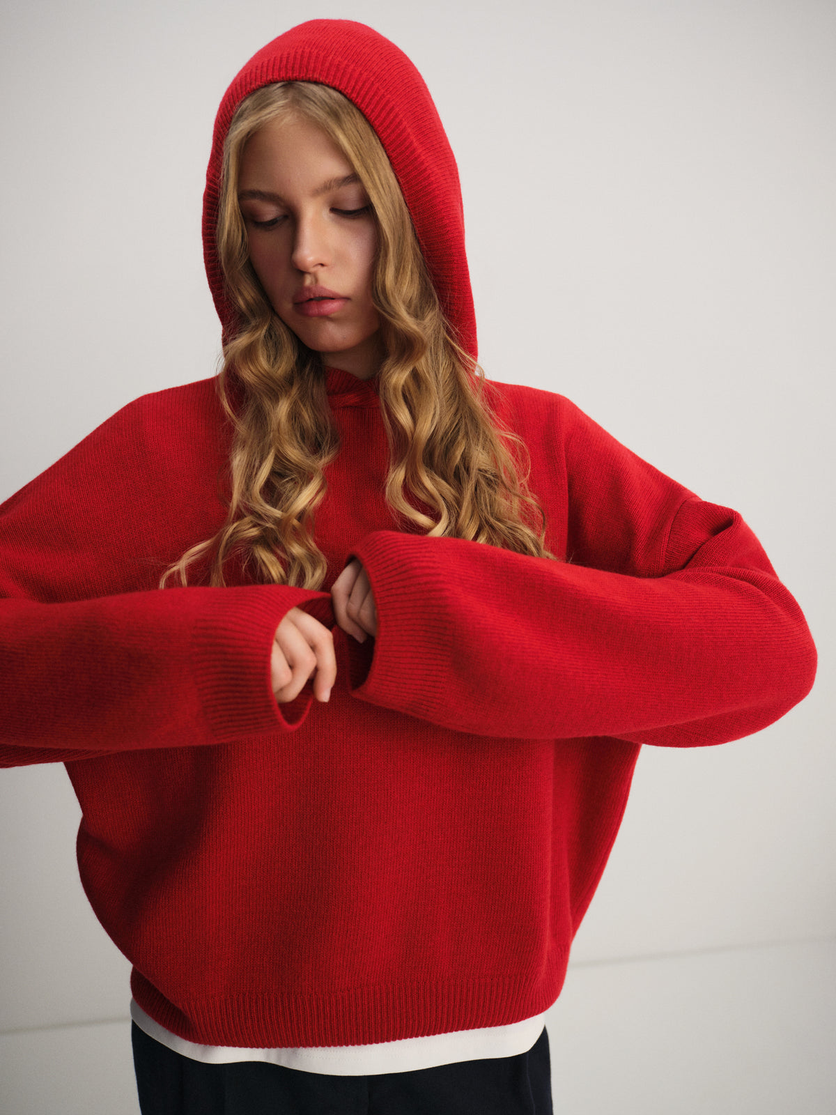 Светр з капюшоном червоний Knit