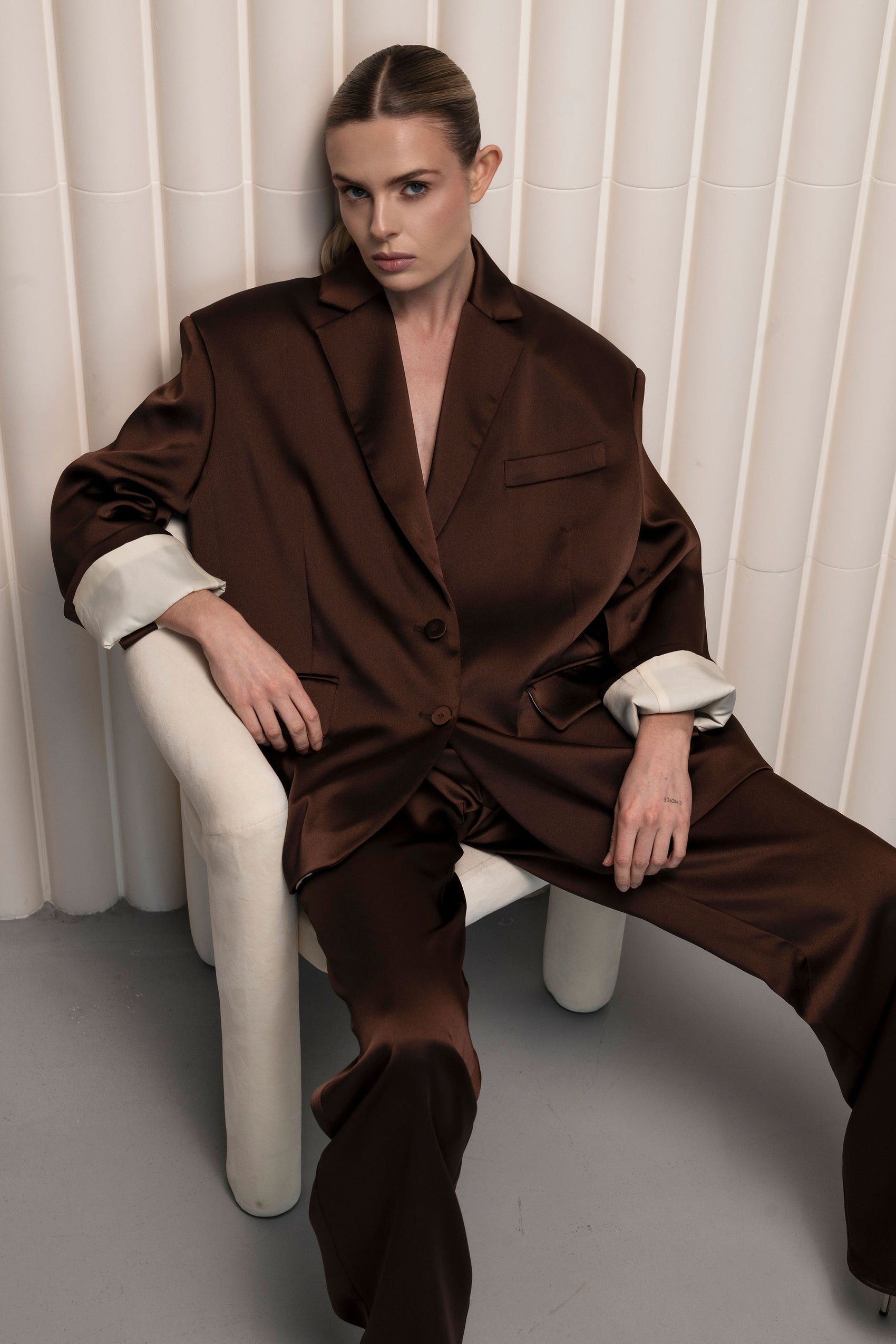 жакет оверсайз атласний шоколадний