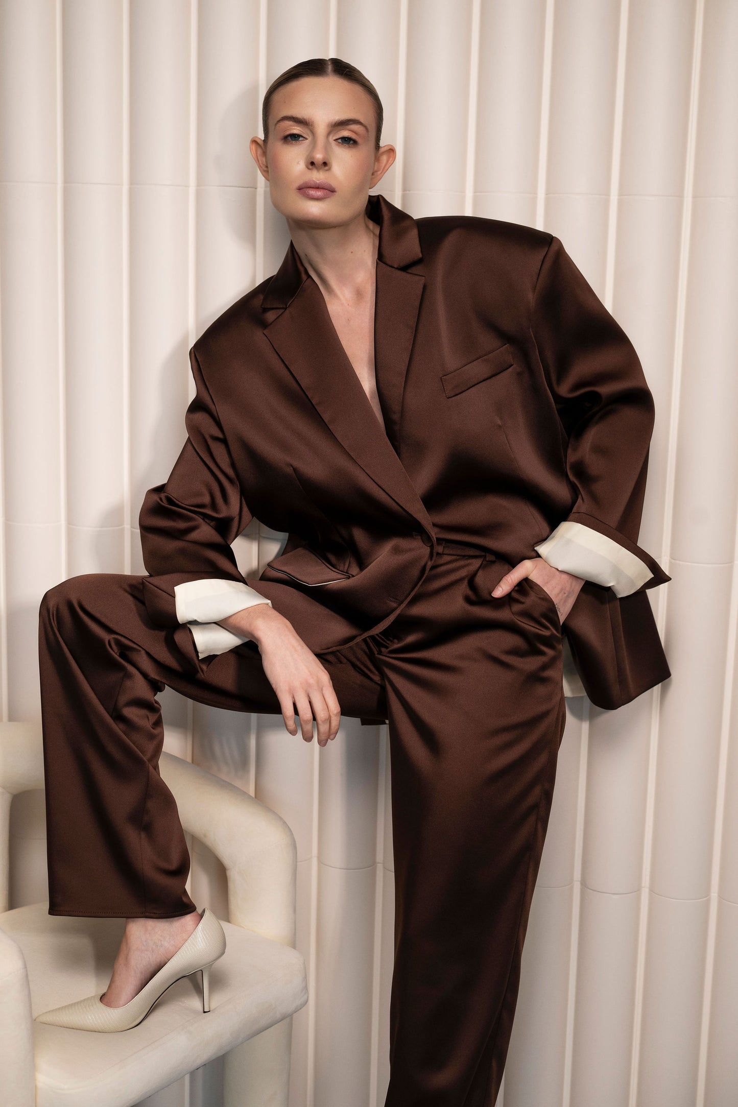 жакет оверсайз атласний шоколадний