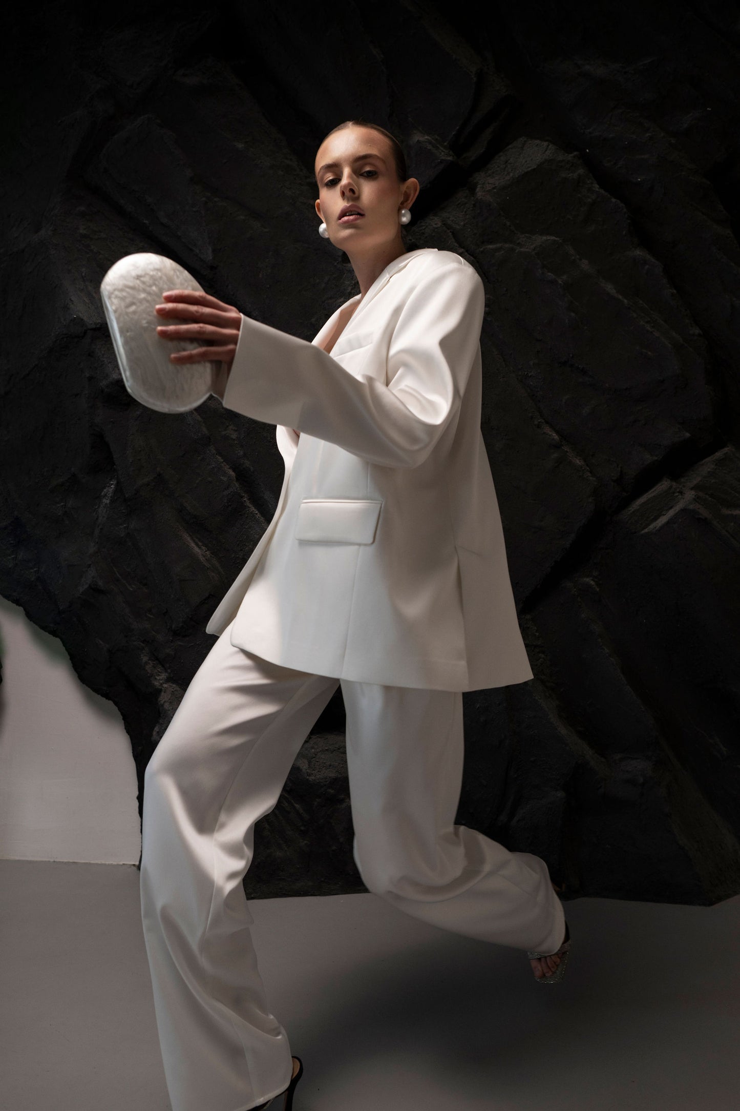 жакет оверсайз атласний молочний