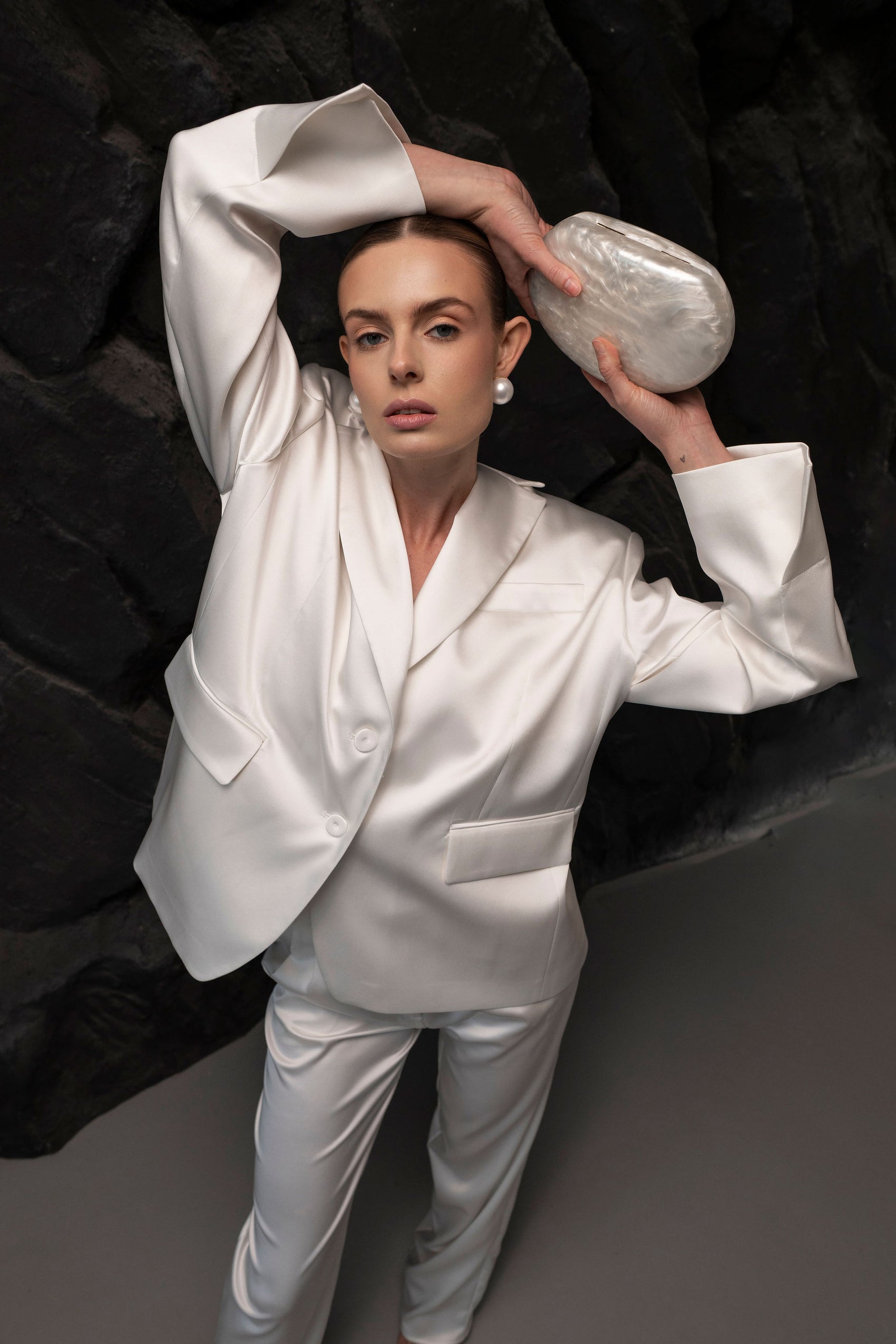 жакет оверсайз атласний молочний