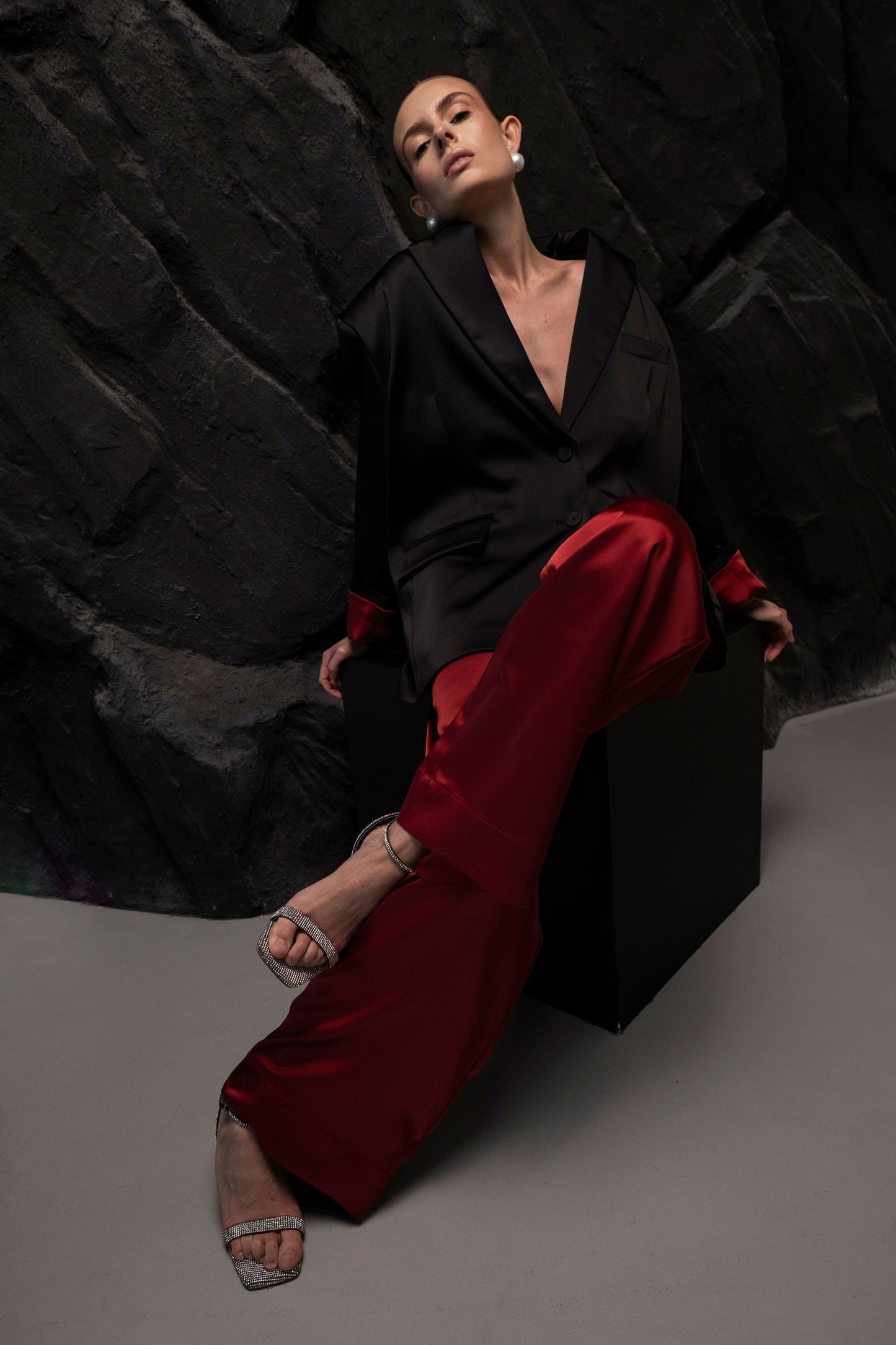 Брюки атласні вишневі