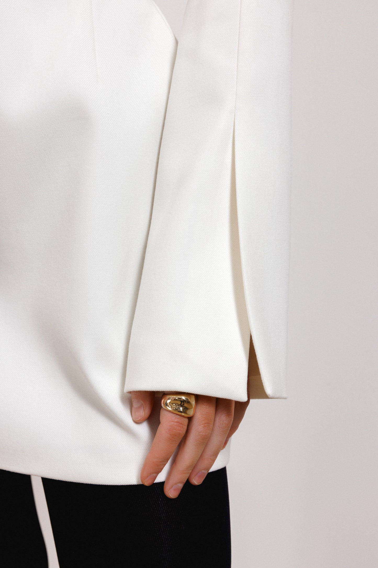 Сукня-футляр біла