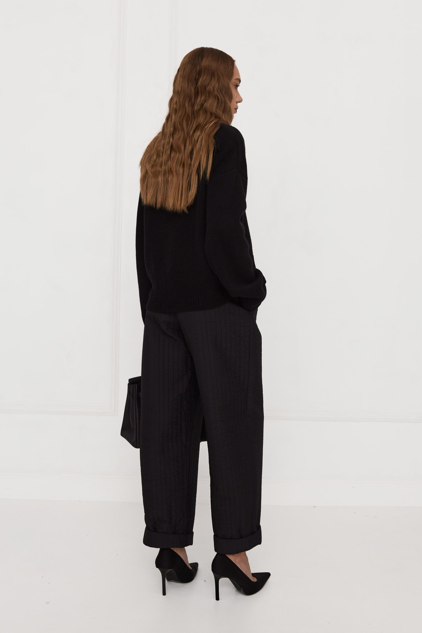 Светр power shoulders чорний